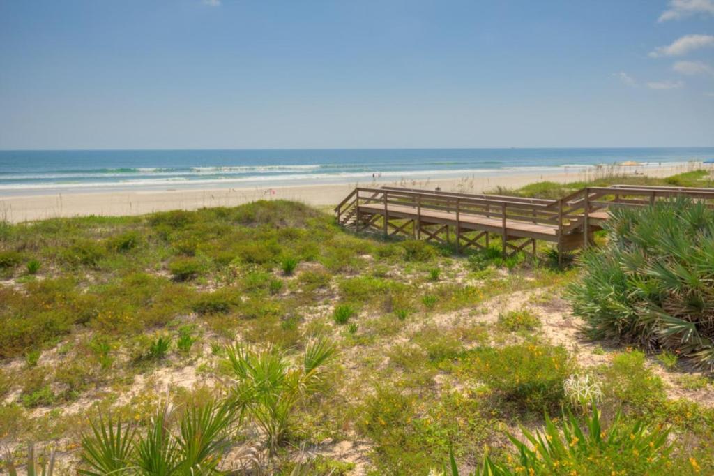 Sea La Vie Beach Oceanfront Patio Pet Friendly Джэксонвилл-Бич Экстерьер фото